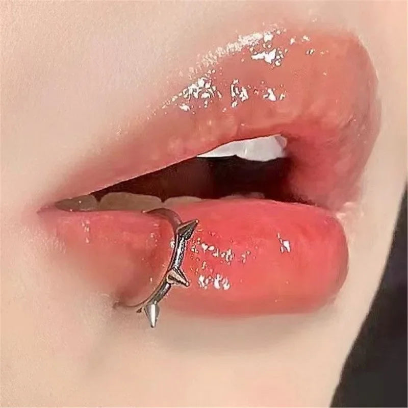 Lips Piercing
