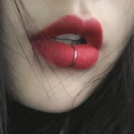 Lips Piercing 🤍🖤
